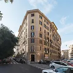 Domus Mazzini Couette-café
