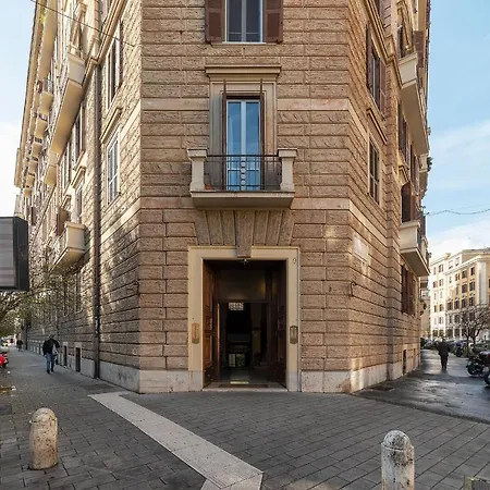 Domus Mazzini Nocleg ze śniadaniem