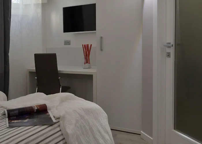 فندق مبيت وإفطار Domus Mazzini روما