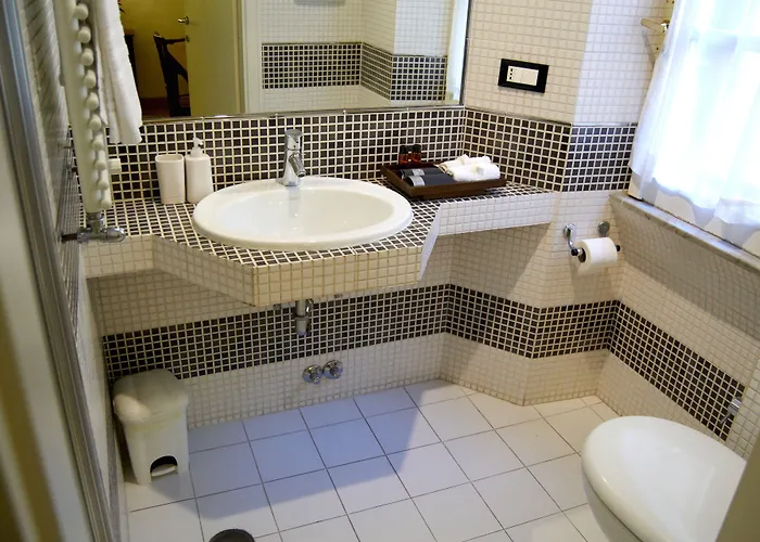 فندق مبيت وإفطار Domus Mazzini 4*